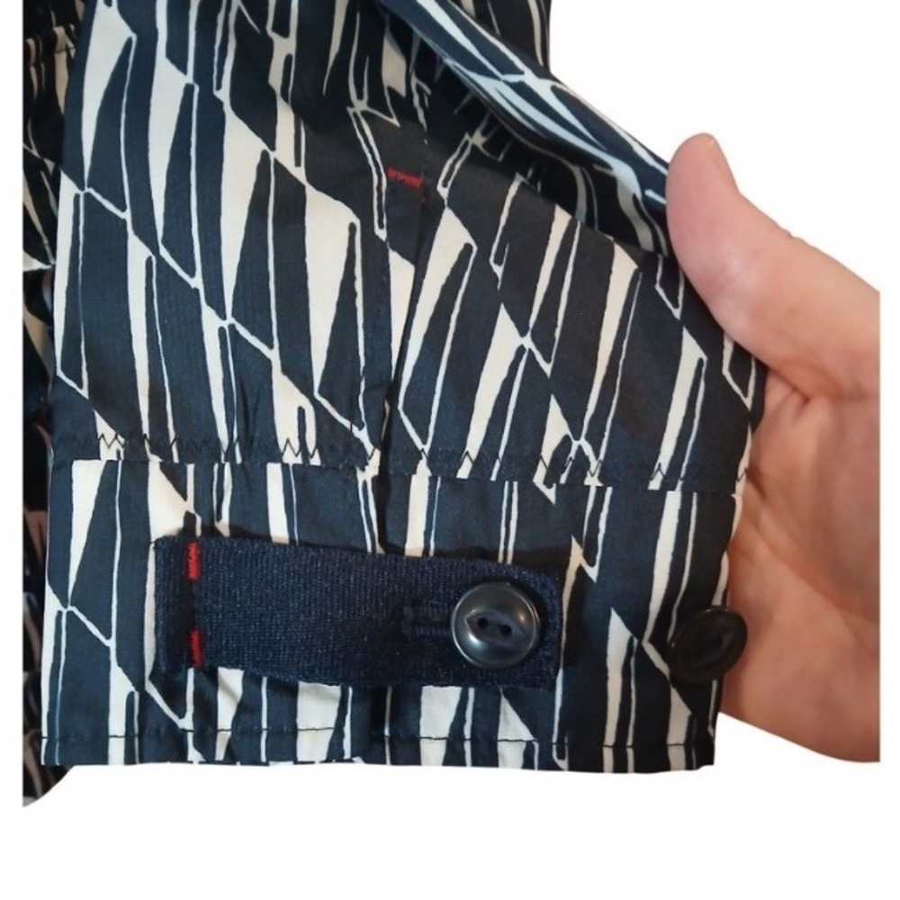 Lands' End Navy & White Patterned Rain Jacket with Red Lining - Picture 6 of 14